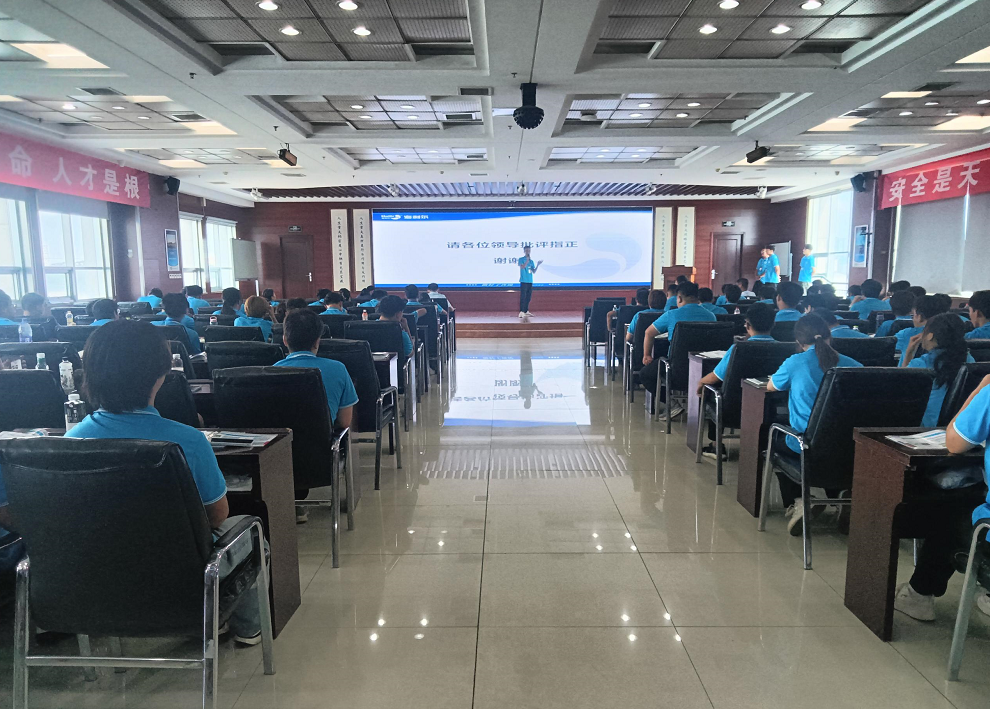 XCsports农资新员工拉练成果汇报会召开